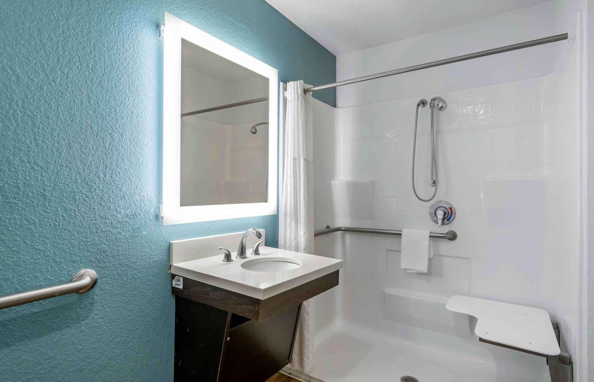Extended Stay America Select Suites - Louisville - Airport Exterior photo